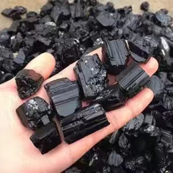 10008 黑碧璽 Black Tourmaline